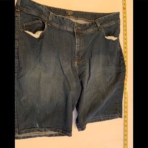 Jean shorts size 22w Riders cute pockets